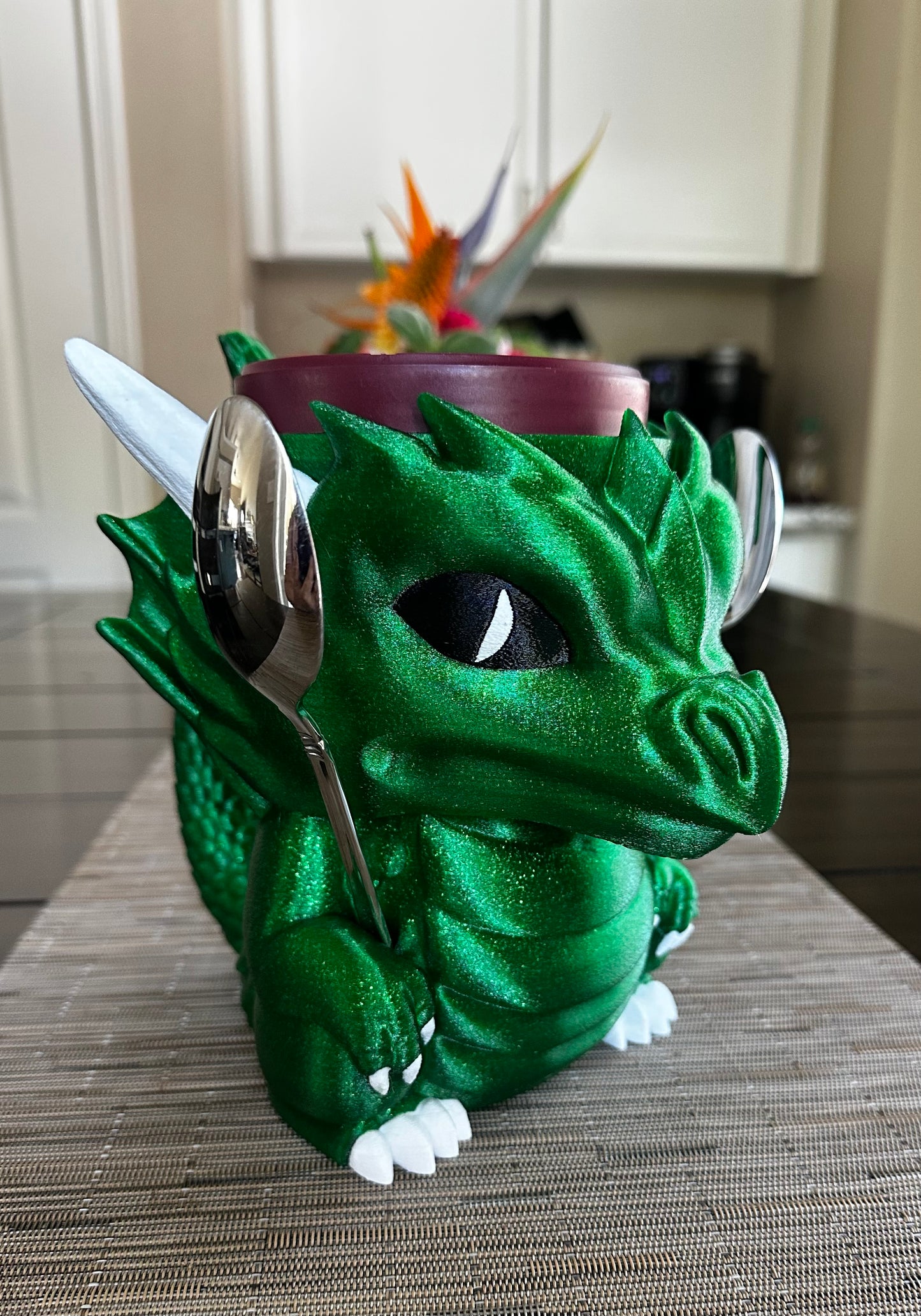 Schisty Dragon, Pint Ice Cream Holder