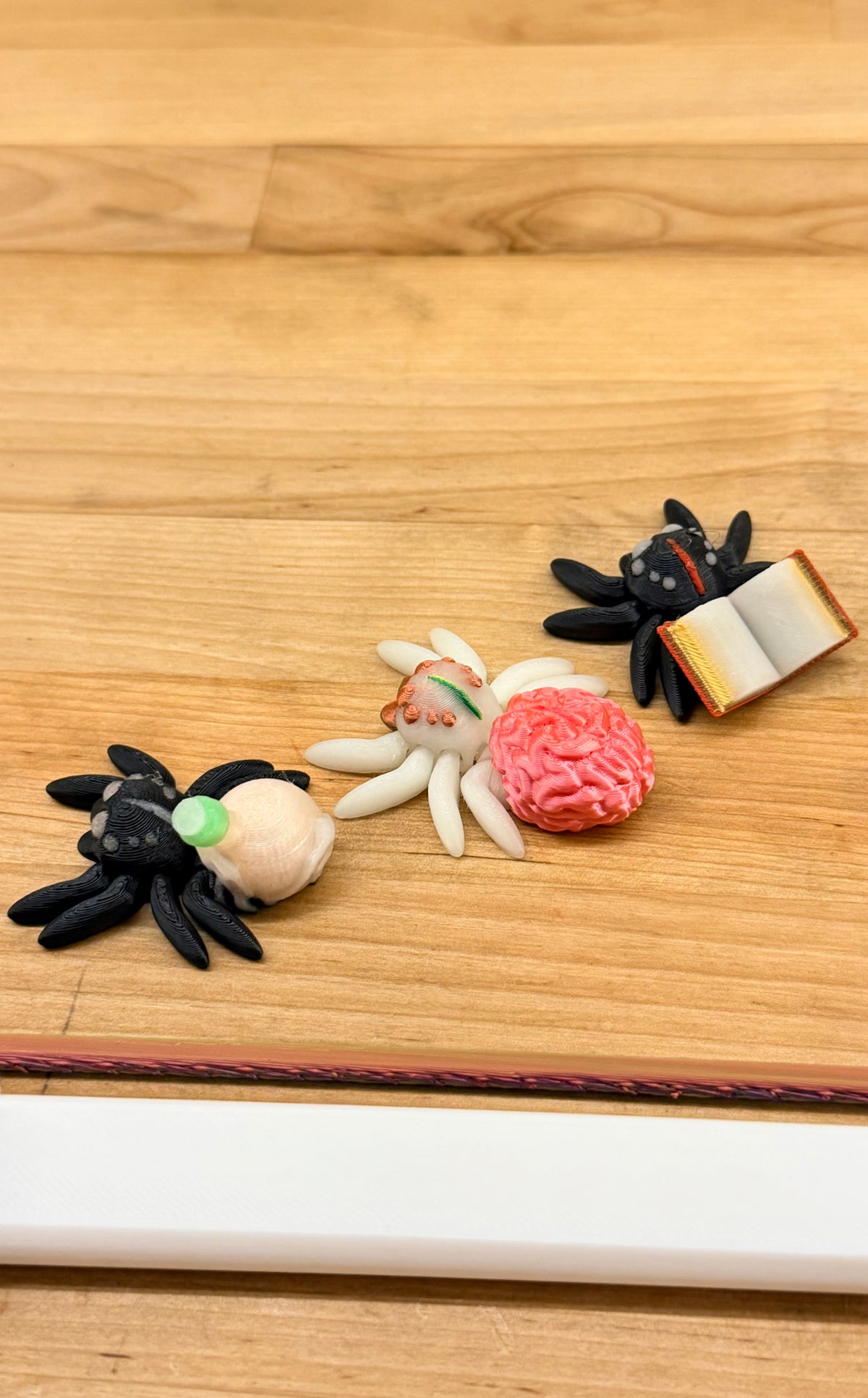 Tiny Spider - Book (Glow)