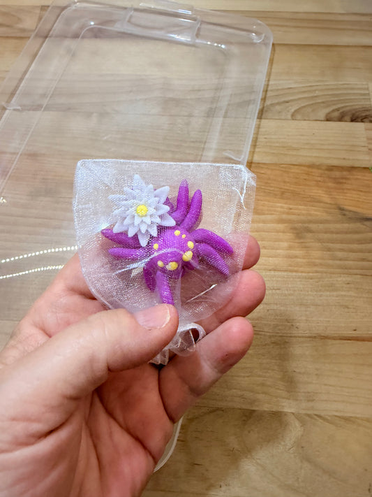 Tiny Spider - Water Lilly