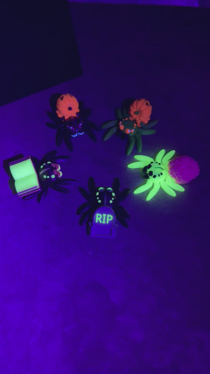 Tiny Spider - Book (Glow)